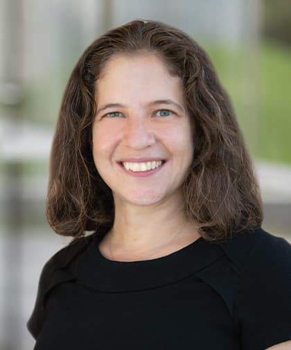 Photo of Yvonne Saenger