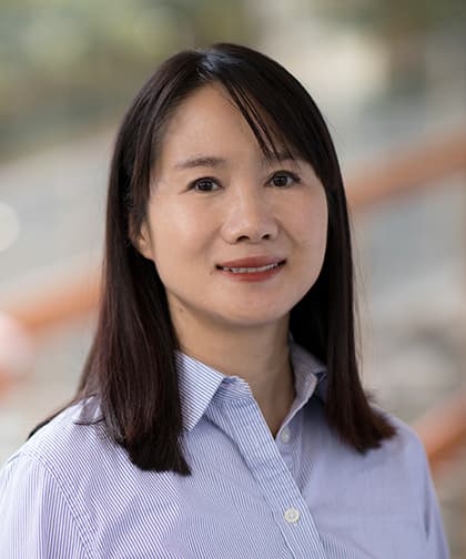 Photo of Lili Zhang